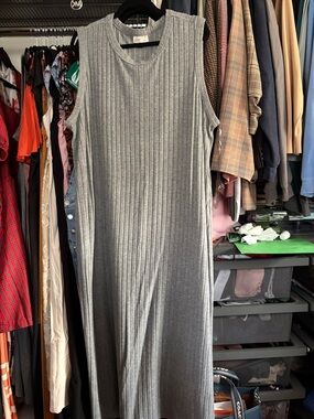Old Navy Sleeveless Ribbed Maxi Dress in Heather Gray